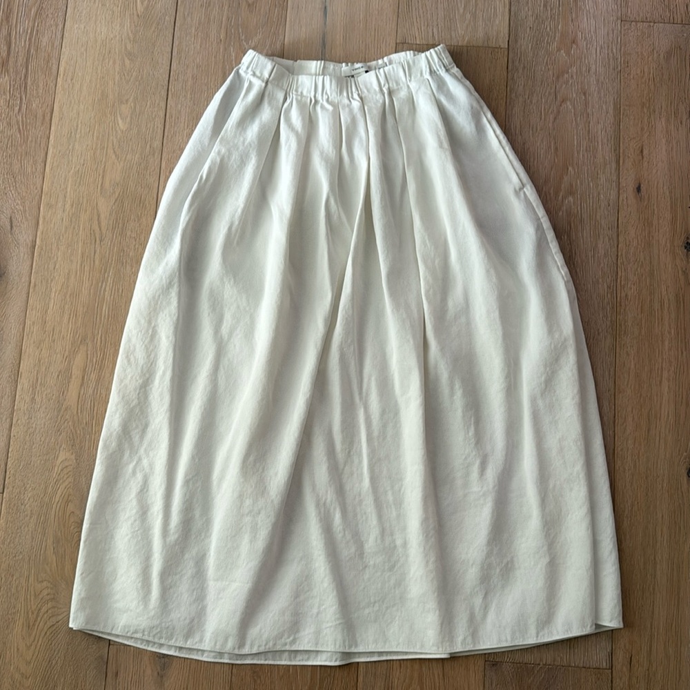 Vince skirt, worn once, new condition